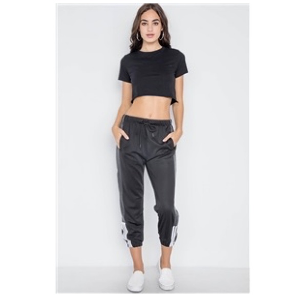 Black & White Sporty Mid-Rise Joggers Pants L/XL - Picture 3 of 13